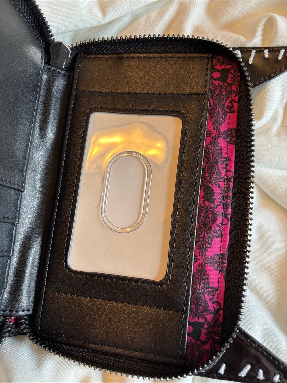 Loungefly Batman Returns carwoman leather Black Patent Cosplay Wallet NWT - Picture 9 of 11